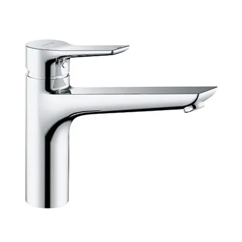 Ein chromfarbener Küchenarmatur-Hebel mit einem geraden Auslauf und einem runden Bedienhebel. Das Design gehört zur Marke Kludi.